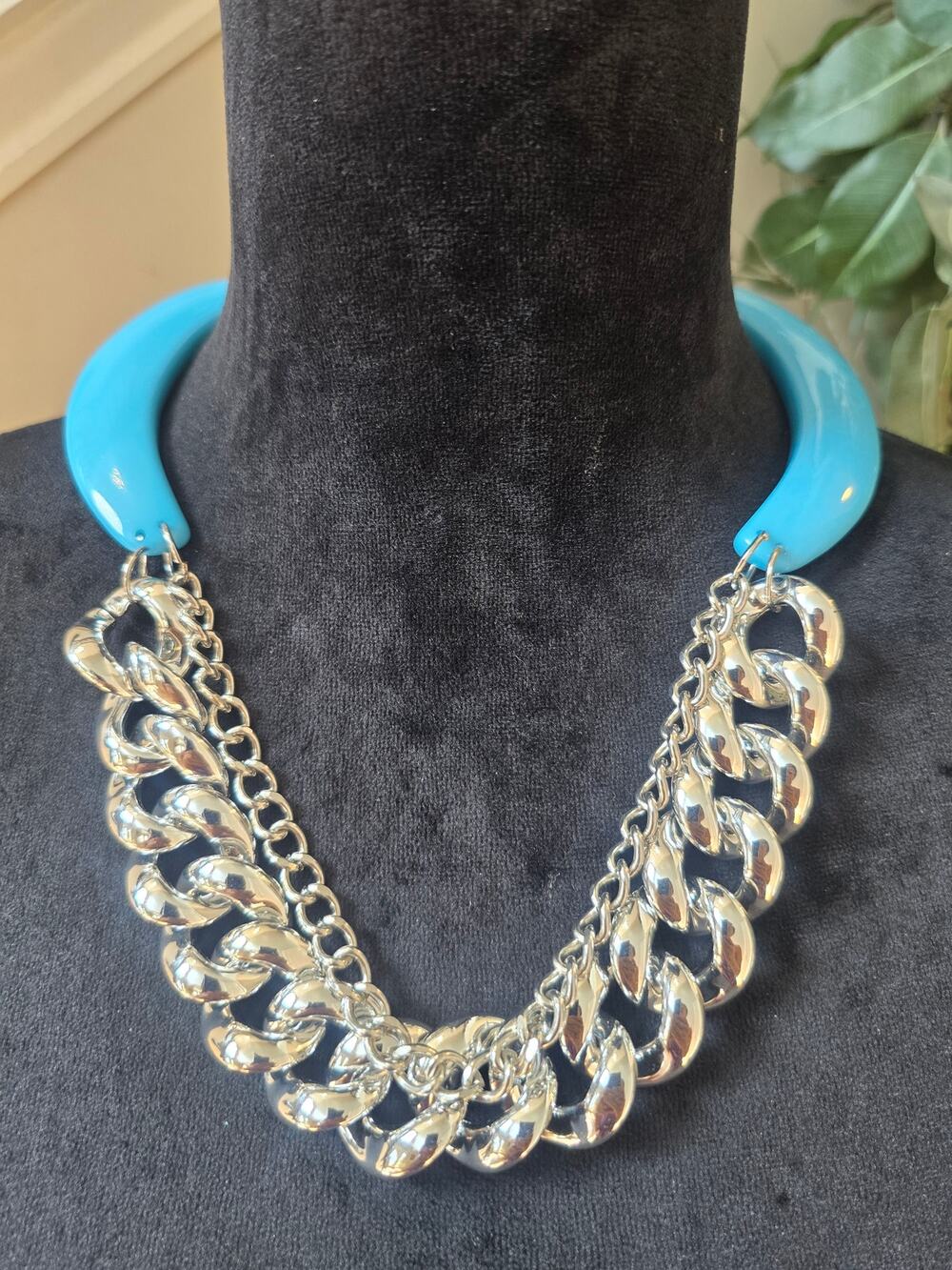 Lightweight Turquoise Blue Chunky Chain Statement Necklace SilverTone Fashion